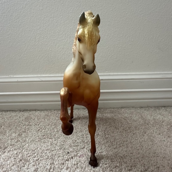 Breyer Horse #1105 - Carpe Diem "Celebrating The Millennium" - Picture 3 of 8